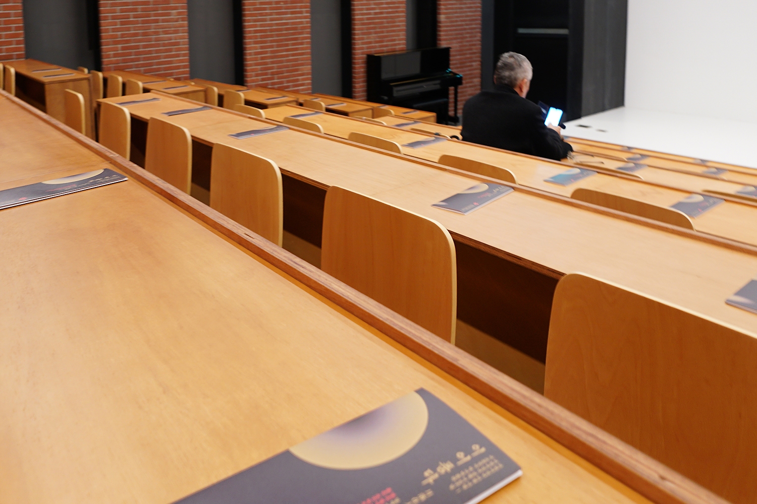 graphic designer hongbaksa 그래픽 디자이너 홍박사