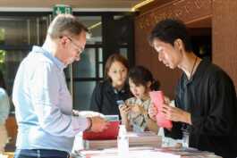 graphic designer hongbaksa 그래픽 디자이너 홍박사